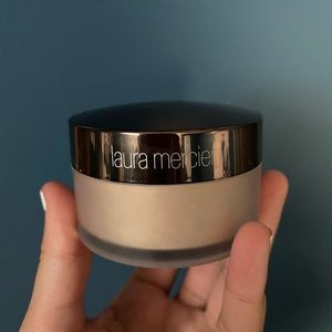 Laura Mercier powder